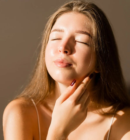 Blog Feed Article Feature Image Carousel: Summer-Ready Radiance: The Lightweight Edit 