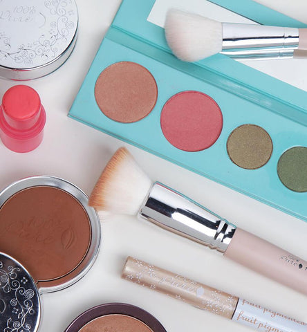 Blog Feed Article Feature Image Carousel: Winter Makeup for a Sun-Kissed Glow 