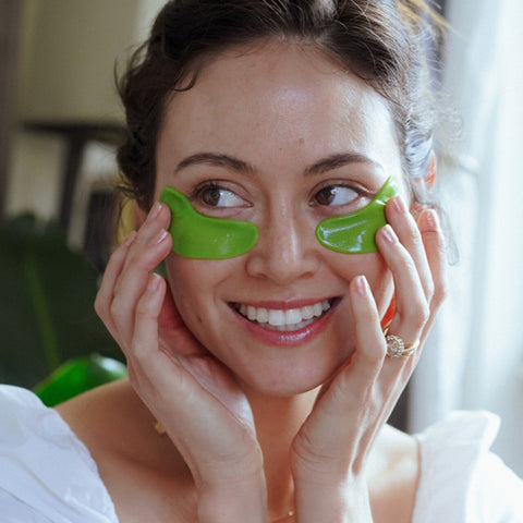 Blog Feed Article Feature Image Carousel: What Causes Dark Circles Under Your Eyes? 