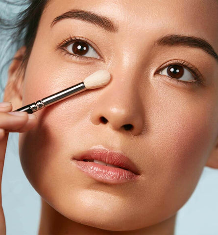 Blog Feed Article Feature Image Carousel: 30-Second Beauty: Eye Highlight 