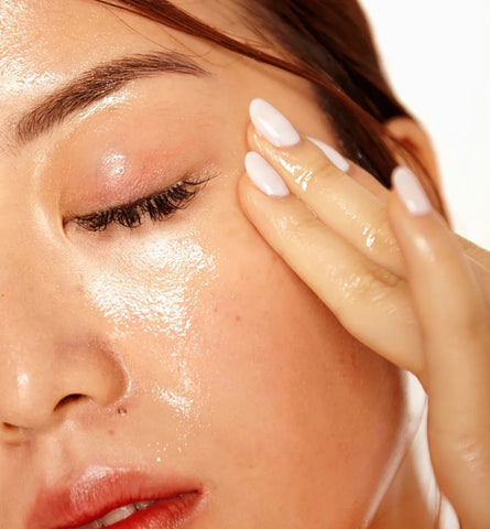 Blog Feed Article Feature Image Carousel: How to Take Off Mascara Without Damaging Your Lashes 