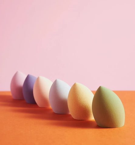 Blog Feed Article Feature Image Carousel: Makeup Sponge Hacks Every Beginner Should Know 